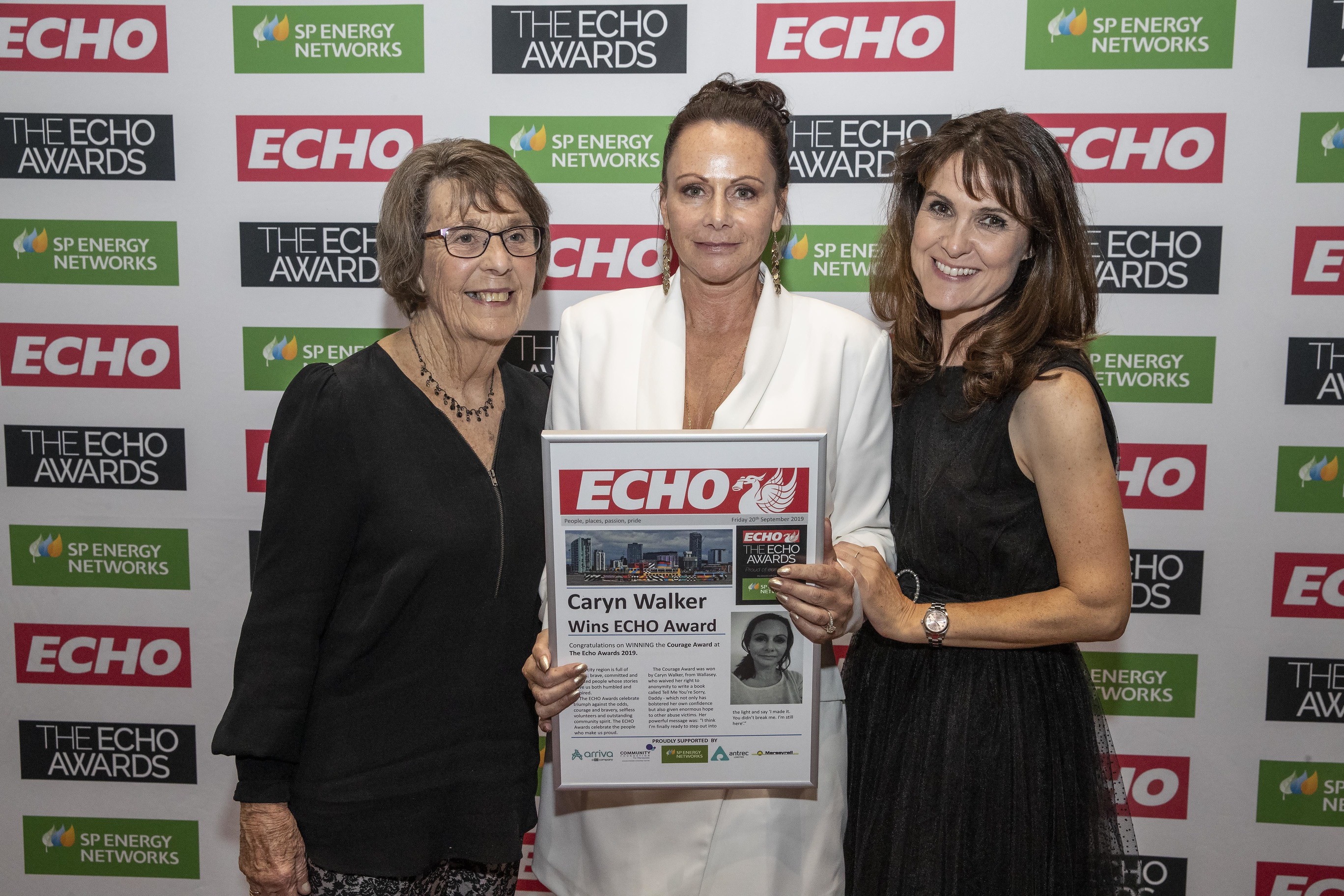 Caryn Walker accepting the Courage Award at The Echo Awards 2019